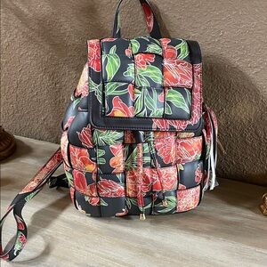La Carrie Backpack Purse. NEW with Tags . Green/ orange floral 11x9 in